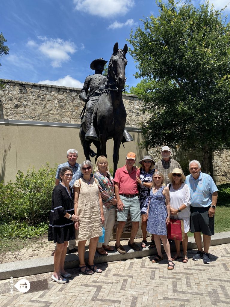 Group photo Historic Downtown San Antonio Food and Culture Tour on 19 May 2023 with Gina