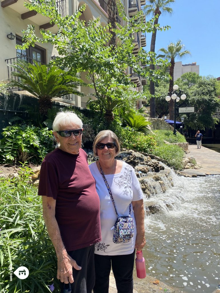 Group photo Historic Downtown San Antonio Food and Culture Tour on 24 May 2023 with Gina