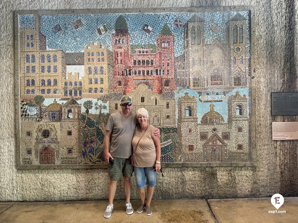 Group photo Historic Downtown San Antonio Food and Culture Tour on Jul 23, 2023 with Aubree