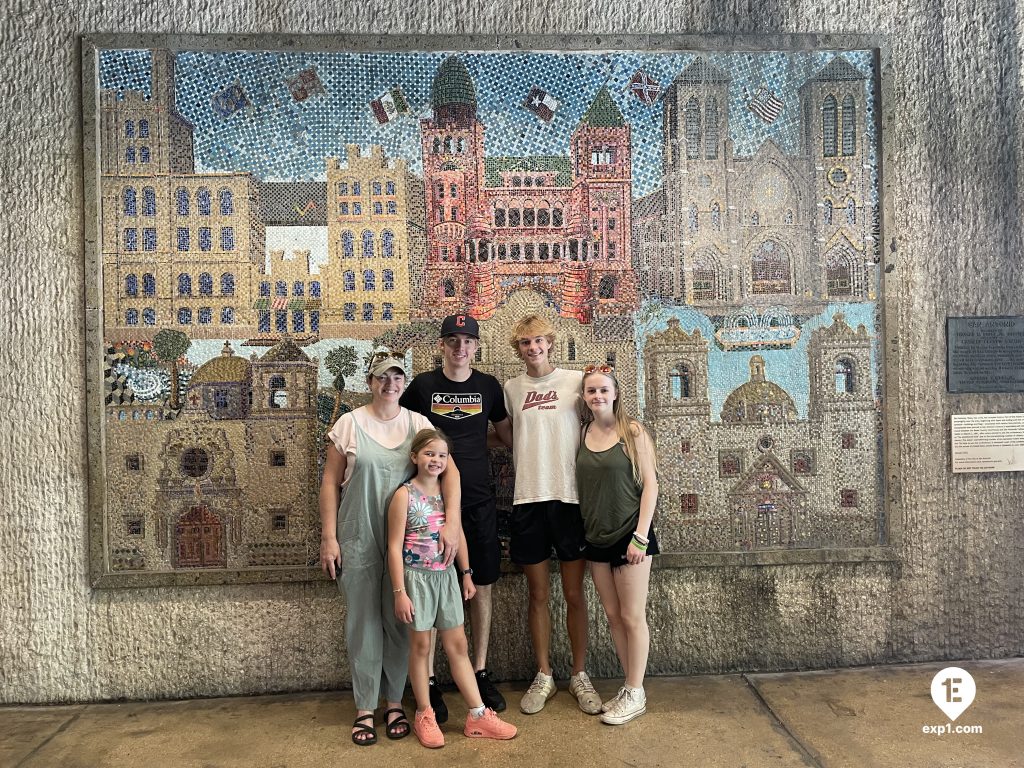 Group photo Historic Downtown San Antonio Food and Culture Tour on Jul 30, 2023 with Aubree