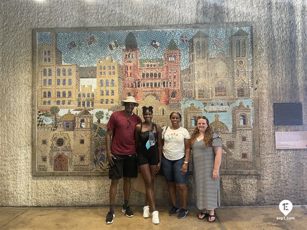 Group photo Historic Downtown San Antonio Food and Culture Tour on Sep 3, 2023 with Aubree