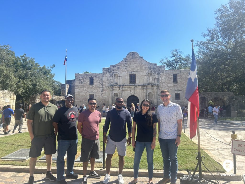 Group photo Historic Downtown San Antonio Food and Culture Tour on Oct 9, 2023 with Gina