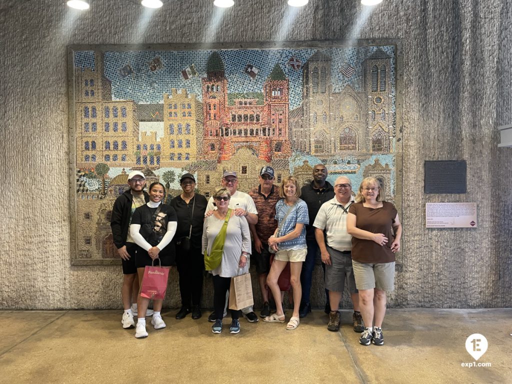 Group photo Historic Downtown San Antonio Food and Culture Tour on Oct 15, 2023 with Aubree