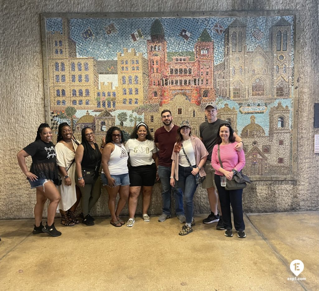 Group photo Historic Downtown San Antonio Food and Culture Tour on Oct 22, 2023 with Aubree