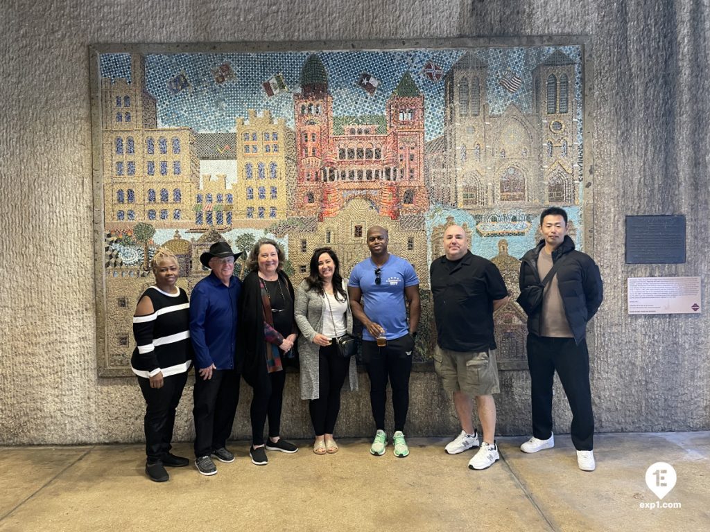 Group photo Historic Downtown San Antonio Food and Culture Tour on Dec 17, 2023 with Aubree