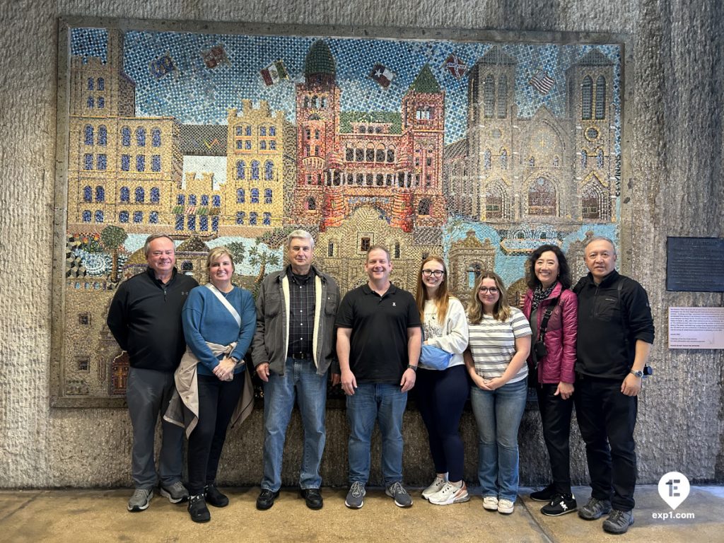 Group photo Historic Downtown San Antonio Food and Culture Tour on Dec 22, 2023 with Gina