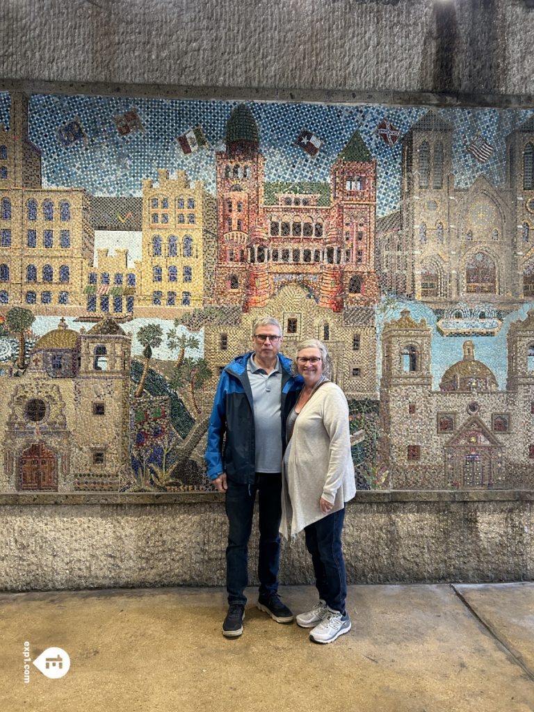 Group photo Historic Downtown San Antonio Food and Culture Tour on Jan 7, 2024 with Gina