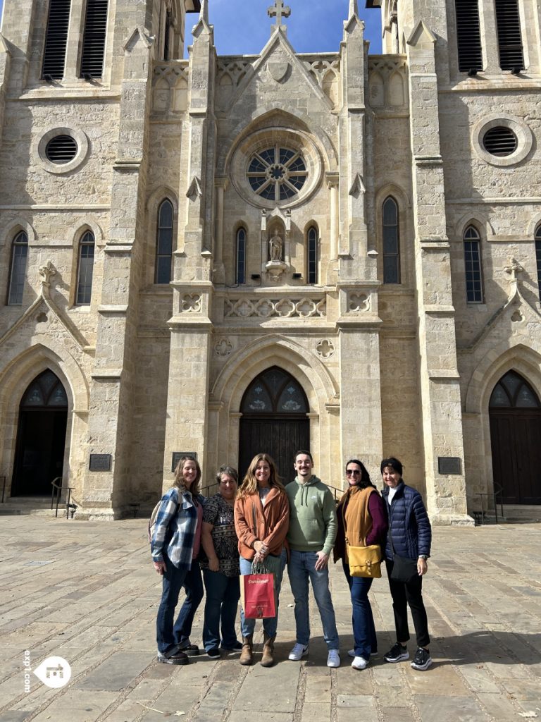 Group photo Historic Downtown San Antonio Food and Culture Tour on Jan 13, 2024 with Gina