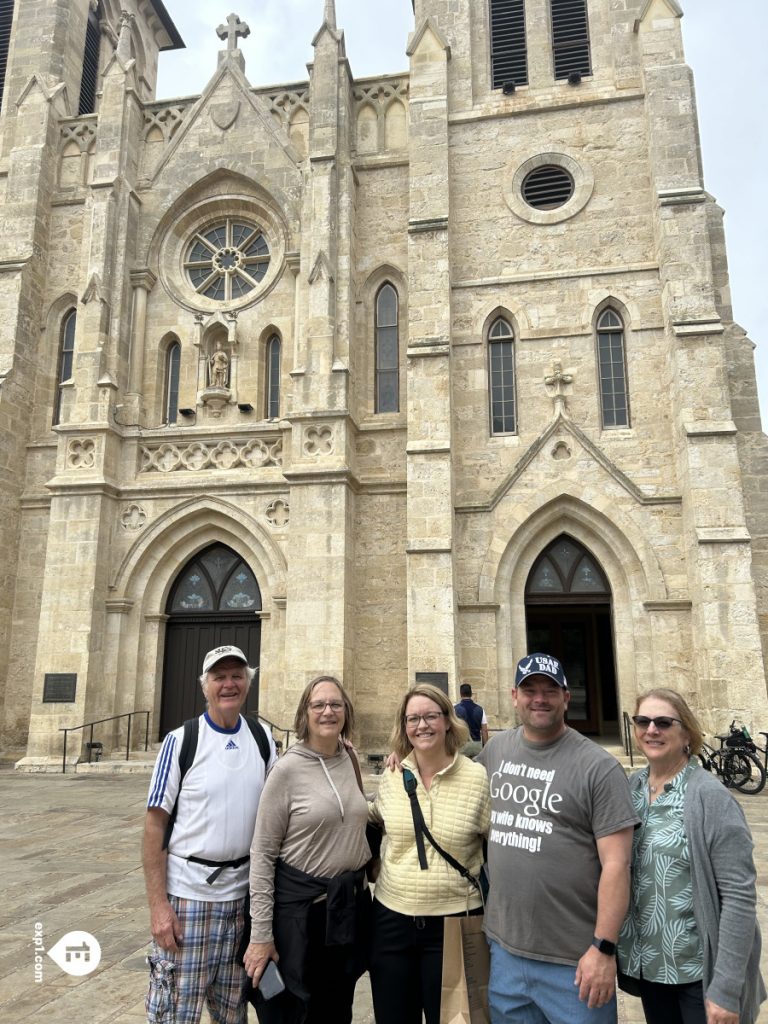 Group photo Historic Downtown San Antonio Food and Culture Tour on Feb 9, 2024 with Gina