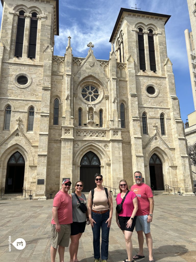 Group photo Historic Downtown San Antonio Food and Culture Tour on Feb 26, 2024 with Gina