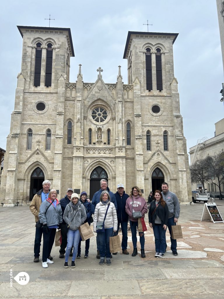 Group photo Historic Downtown San Antonio Food and Culture Tour on Feb 29, 2024 with Gina