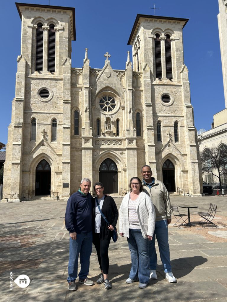 Group photo Historic Downtown San Antonio Food and Culture Tour on Mar 1, 2024 with Gina