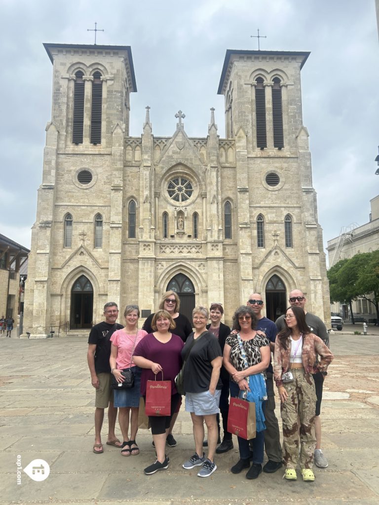 Group photo Historic Downtown San Antonio Food and Culture Tour on Mar 14, 2024 with Gina