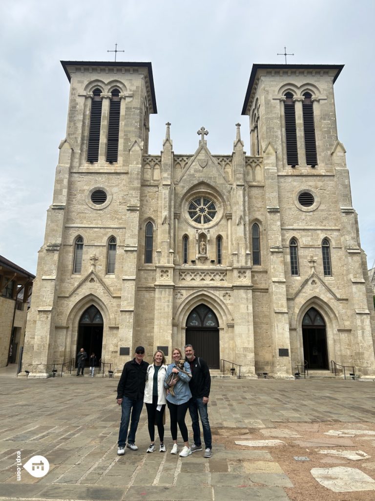 Group photo Historic Downtown San Antonio Food and Culture Tour on Mar 18, 2024 with Gina