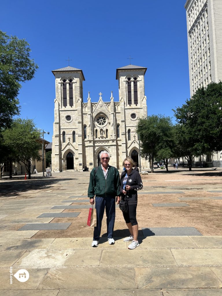 Group photo Historic Downtown San Antonio Food and Culture Tour on Apr 21, 2024 with Gina