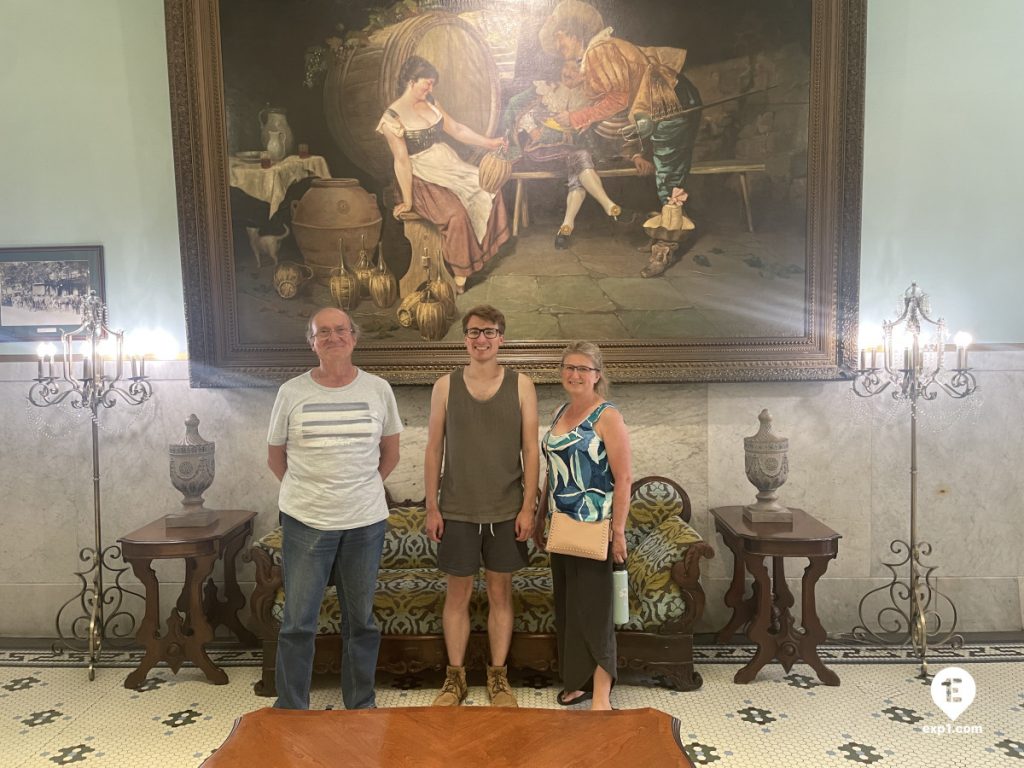 Group photo Historic Downtown San Antonio Food and Culture Tour on Jun 30, 2024 with Aubree