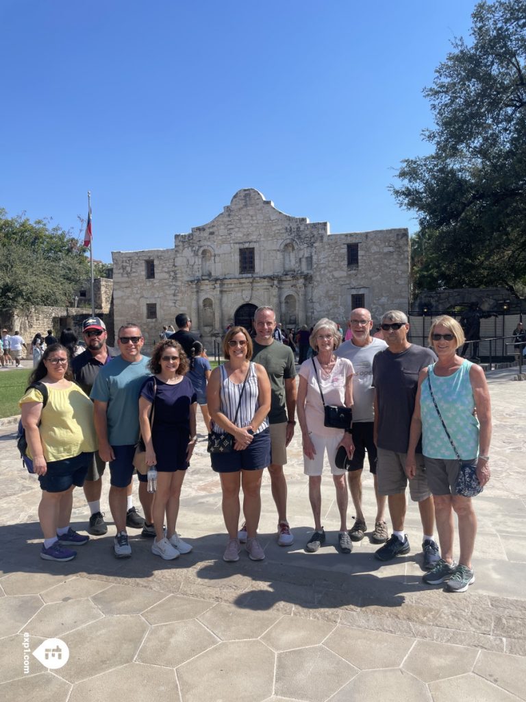 Group photo Historic Downtown San Antonio Food and Culture Tour on Oct 12, 2024 with Aubree