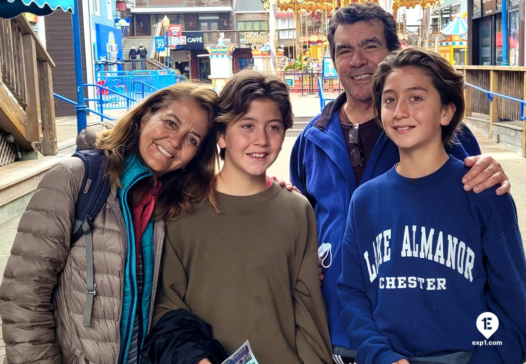 Group photo Fishermans Wharf Tour on 25 September 2021 with Chet