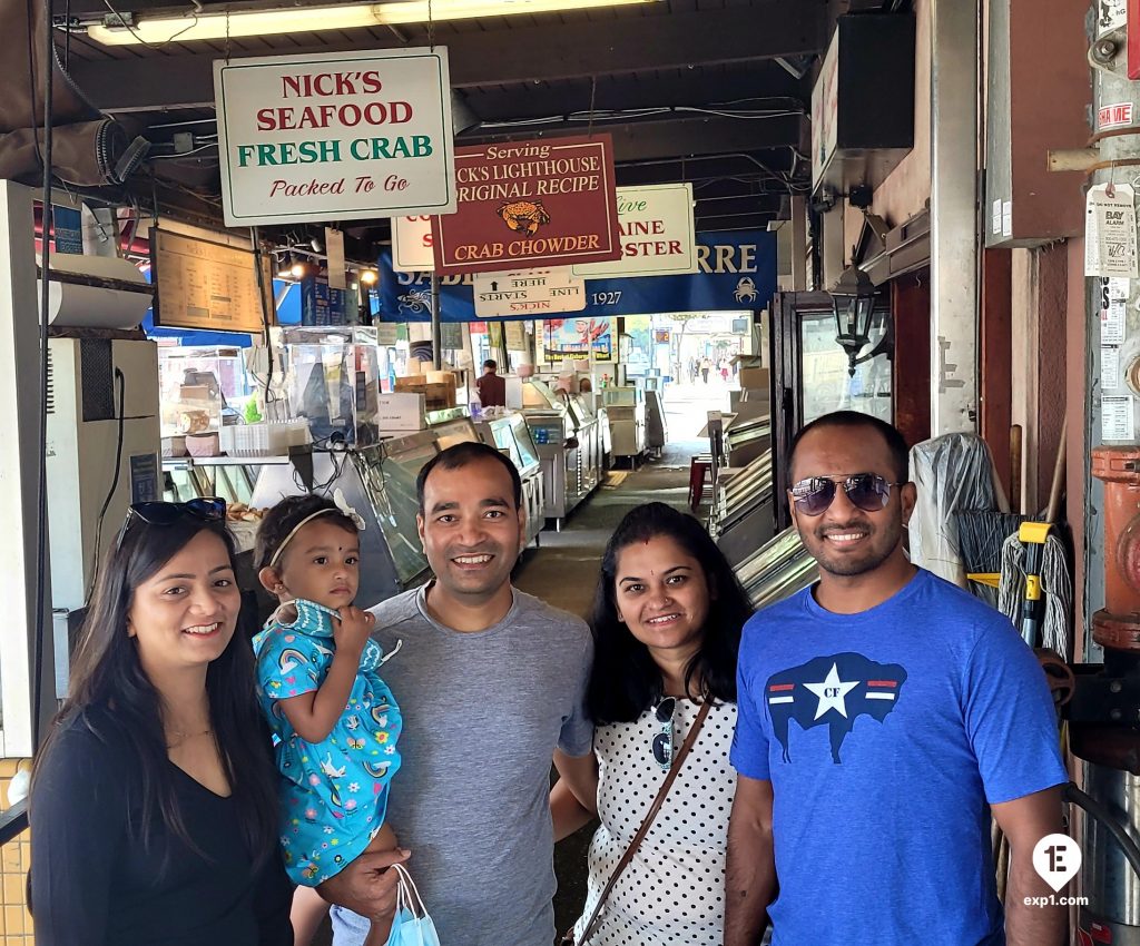 Group photo Fishermans Wharf Tour on 4 October 2021 with Chet