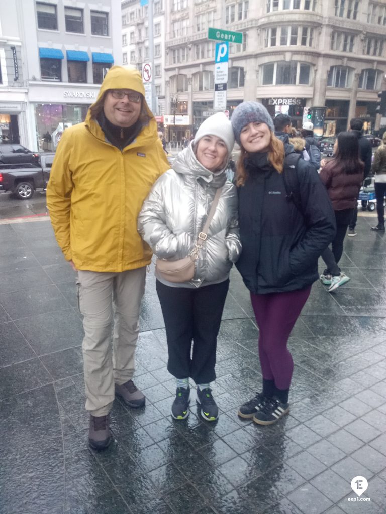 Group photo San Francisco in a Day Walking Tour on 3 December 2022 with John