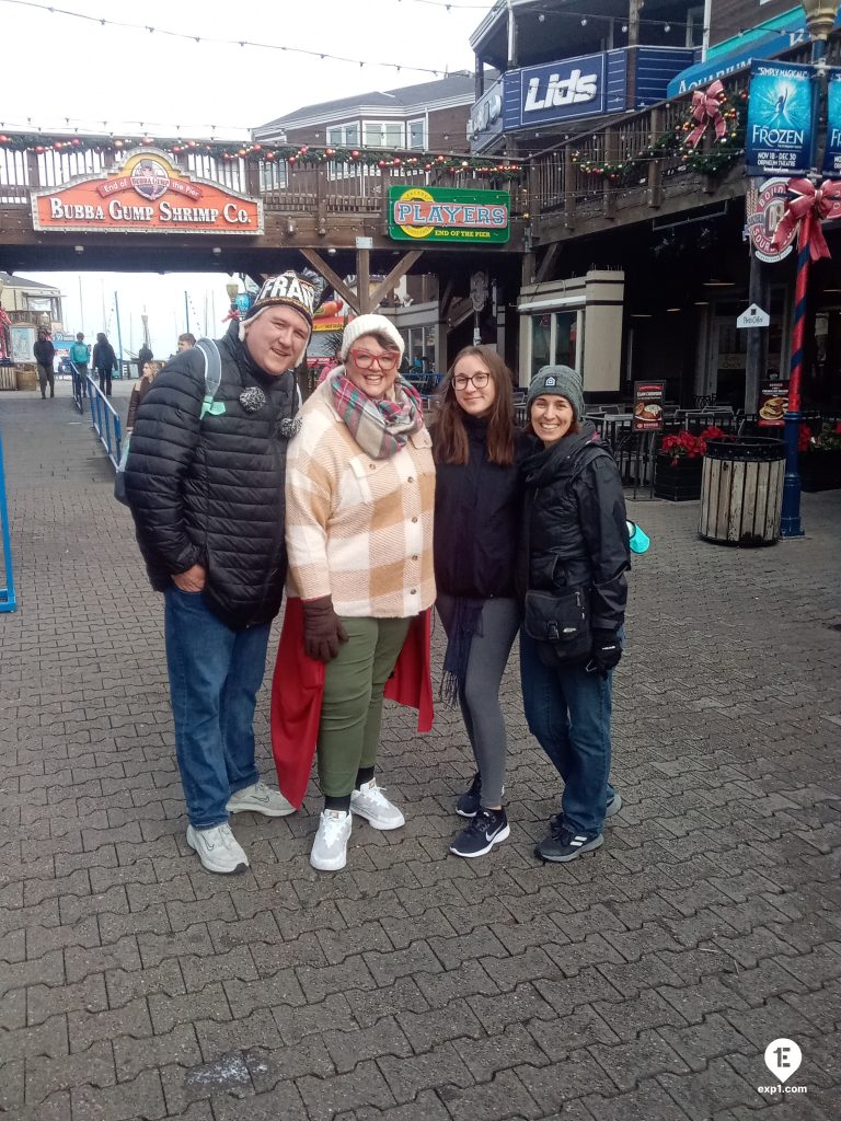 Group photo Fisherman’s Wharf Walking Tour on 19 December 2022 with John