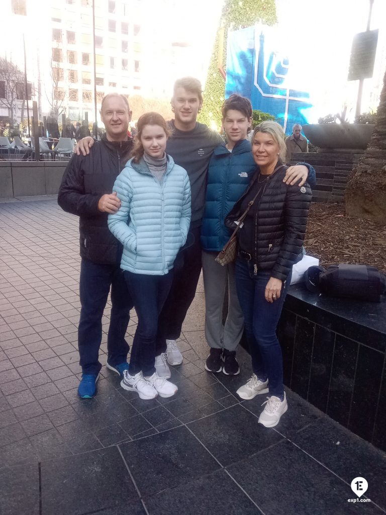 Group photo San Francisco in a Day Walking Tour on 24 December 2022 with John