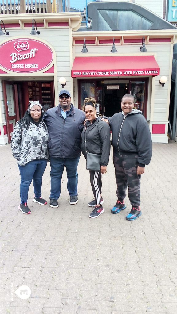 Group photo Fisherman’s Wharf Walking Tour on 31 May 2023 with John