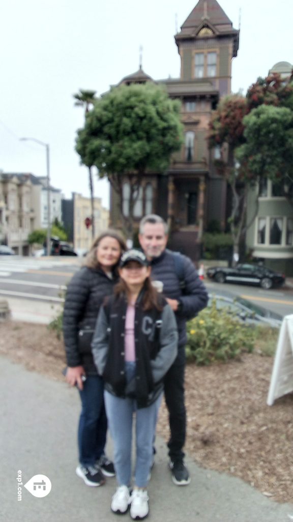 Group photo The Painted Ladies and Victorian Homes of Alamo Square Tour on Jul 12, 2023 with John