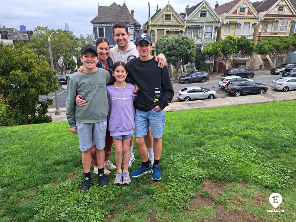 Group photo The Painted Ladies and Victorian Homes of Alamo Square Tour on Sep 17, 2023 with John