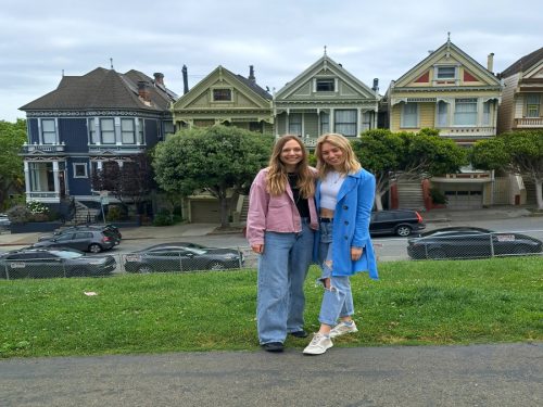 17May-The-Painted-Ladies-and-Victorian-Homes-of-Alamo-Square-Tour-John-Hurst1