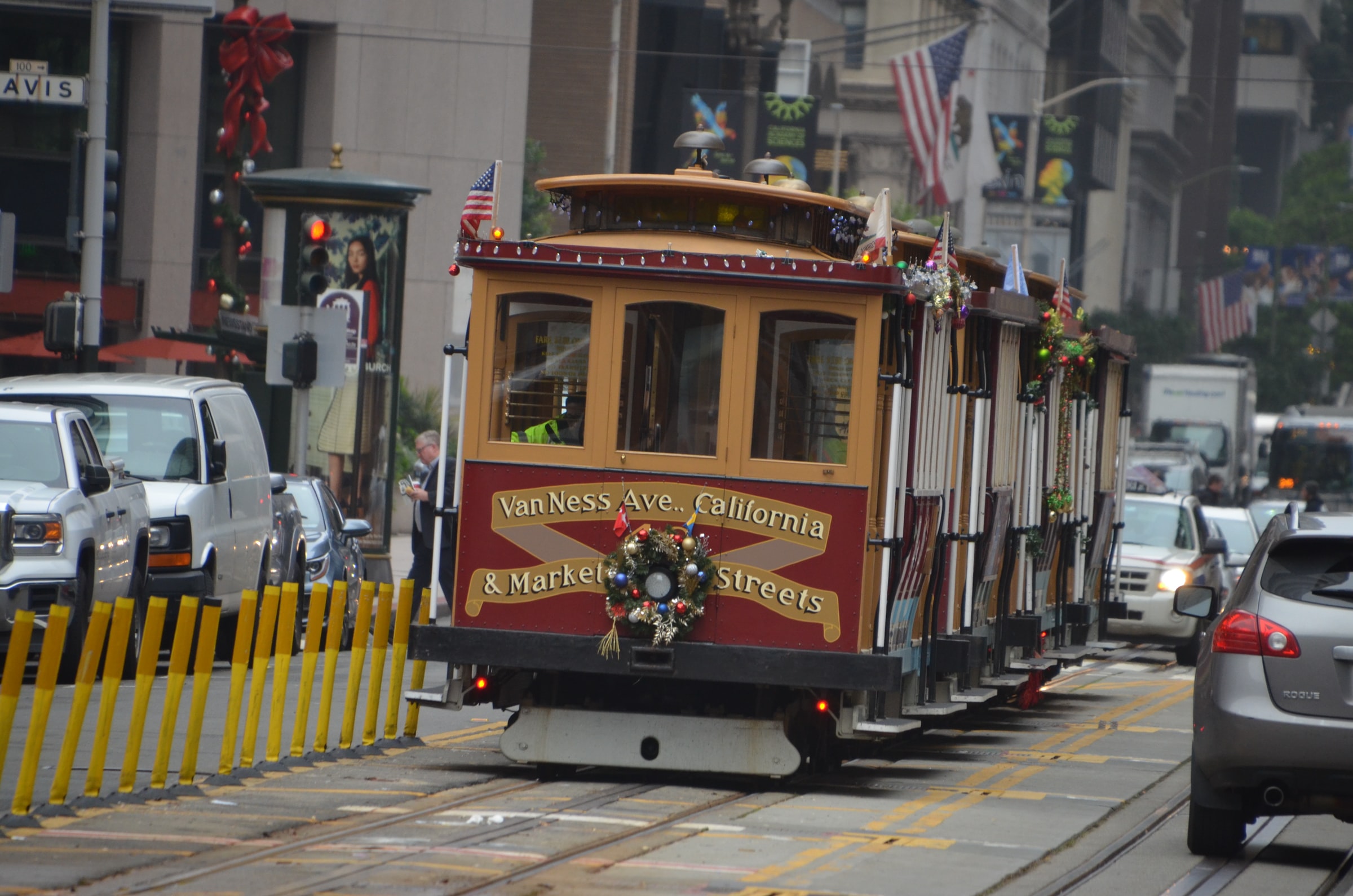 why-cable-cars-are-a-san-francisco-icon-and-how-to-find-them-experiencefirst